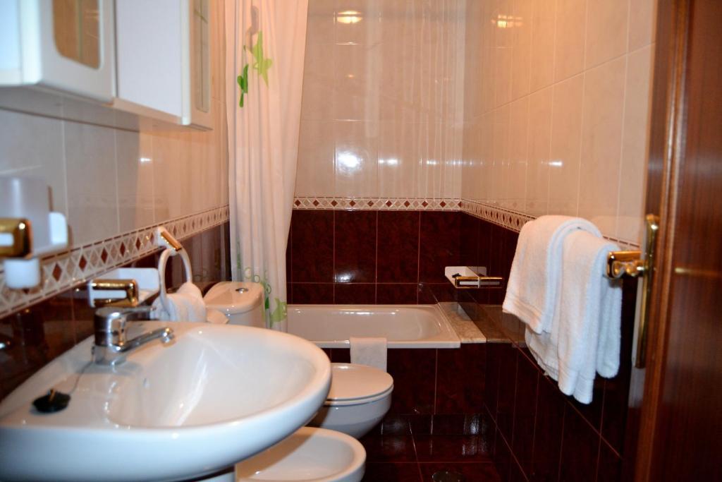 Hostal Residencia Bahia Лаше Екстер'єр фото