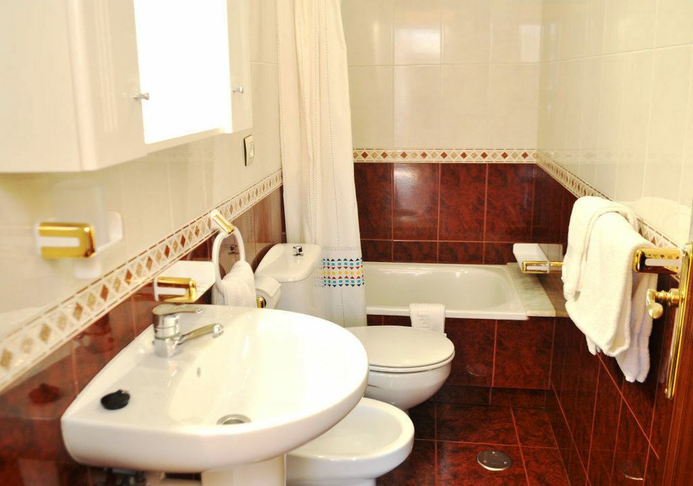 Hostal Residencia Bahia Лаше Екстер'єр фото