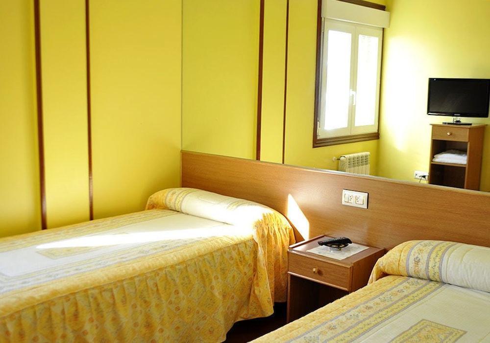 Hostal Residencia Bahia Лаше Екстер'єр фото